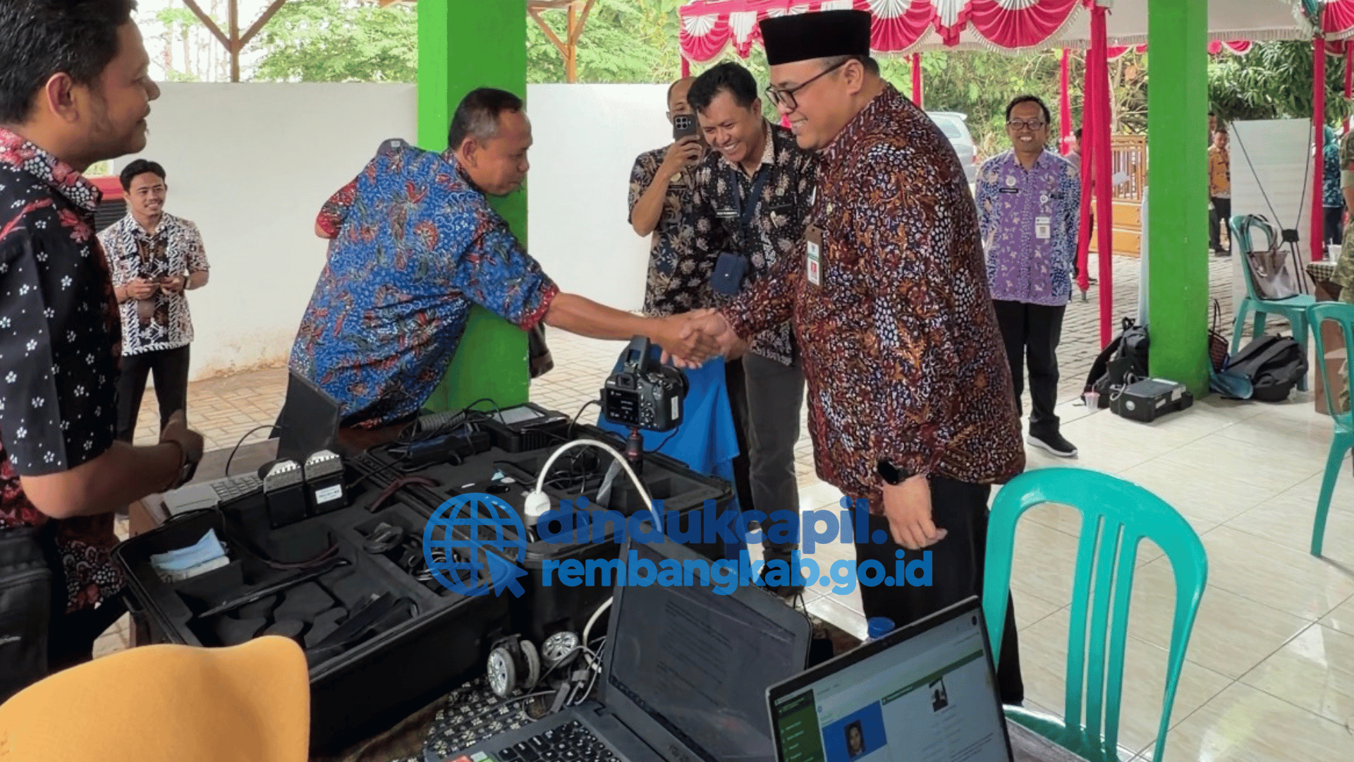 gambar berita